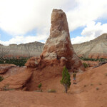 Un ultimo caratteristico camino di pietra Sandstone chimney a sedimentary pipe in Kodachrome Basin State Park in Utah
