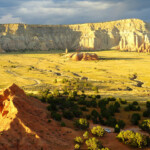 Rieccoci al trailhead Trailhead of Shakespeare Arch and Sentinel Trail in Kodachrome Basin in Utah