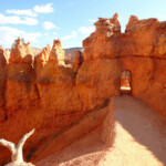 I tunnels... Tunnel on Queens Garden Trail in Bryce National Park in Utah