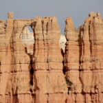 Il celebre Wall of Windows Wall of Windows on the Bryce Amphitheater Traverse in Bryce Canyon National Park in Utah