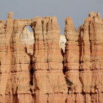 Il celebre Wall of Windows Wall of Windows on the Bryce Amphitheater Traverse in Bryce Canyon National Park in Utah