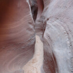Verso il cuore di Spooky Going towards the heart of Spooky Gulch in the Dry Fork of Coyote Gulch in Grand Staircase Escalante National Monument in Utah USA