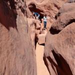 Spooky brevemente si apre Upper section of Spooky Gulch in the Dry Fork of Coyote Gulch in Grand Staircase Escalante National Monument in Utah USA