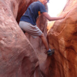 Mancano pochi metri all’uscita Near the upper exit of Peek-A-Boo Slot Canyon the Dry Fork of Coyote Gulch in Grand Staircase Escalante NM in Utah USA