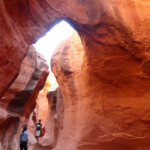 Sotto l’arco di Peek-A-Boo Under Double arch of Peek-A-Boo Slot Canyon the Dry Fork of Coyote Gulch in Grand Staircase Escalante NM in Utah USA