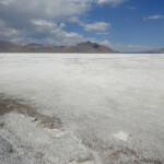 Lungo la Access Road Driving on the Access Road to Bonneville Salt Flats near Wendover Utah United States of America