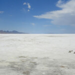 Davanti a noi si spalanca il vuoto Looking to Bonneville Salt Flats from the end of the Access Road near Wendover Utah United States of America