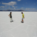Osserviamo le spettacolari pressure ridges Looking to the pressure ridges in the heart of Bonneville Salt Flats near Wendover Utah United States of America