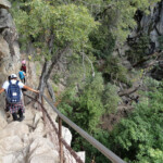 Il primo tratto del Mist Trail Going down the Mist Trail from the Top of Vernal Fall Yosemite NP CA USA