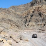 Ora le pareti si alzano Entering Titus Canyon Narrows in Death Valley National Park California