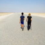 Sono da poco passate le 10.30 del mattino First steps in Badwater Basin Death Valley National Park California USA