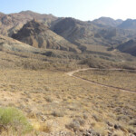 Guardando indietro verso il White Pass Looking back to White Pass from the Switchbacks to Red Pass on Titus Canyon Road in Death Valley National Park California