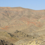 I tornanti che portano al Red Pass Switchbacks to Red Pass on Titus Canyon Road in Death Valley National Park California