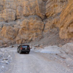 Stiamo entrando nel cuore del Titus Canyon Titus Canyon Road entering the narrows of Titus Canyon