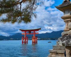 I Migliori Day-Tours da Osaka Le Migliori Escursioni da Osaka al Monte Koya, ad Hiroshima e Miyajima Island ed al Castello di Himeji