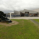 Juno Beach: il Juno Beach Center visto dalla spiaggia Juno Beach Center, Juno Beach, Normandie, France
